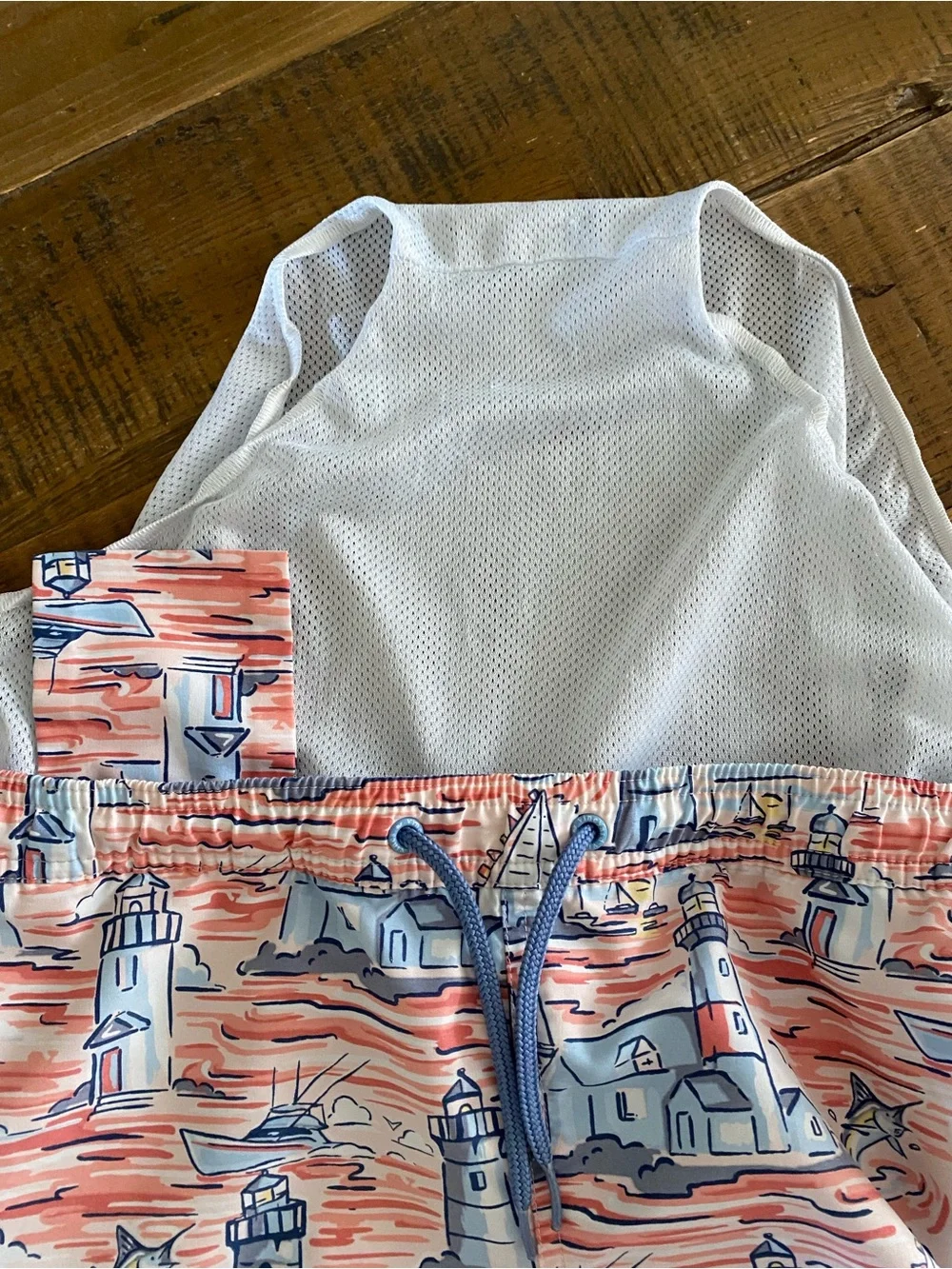 Vineyard Vines Boy’s Lighthouse Print Swim Trunks Shorts - Medium 10/12